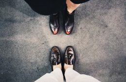 επώνυμα παπούτσια Κουρουνιώτης